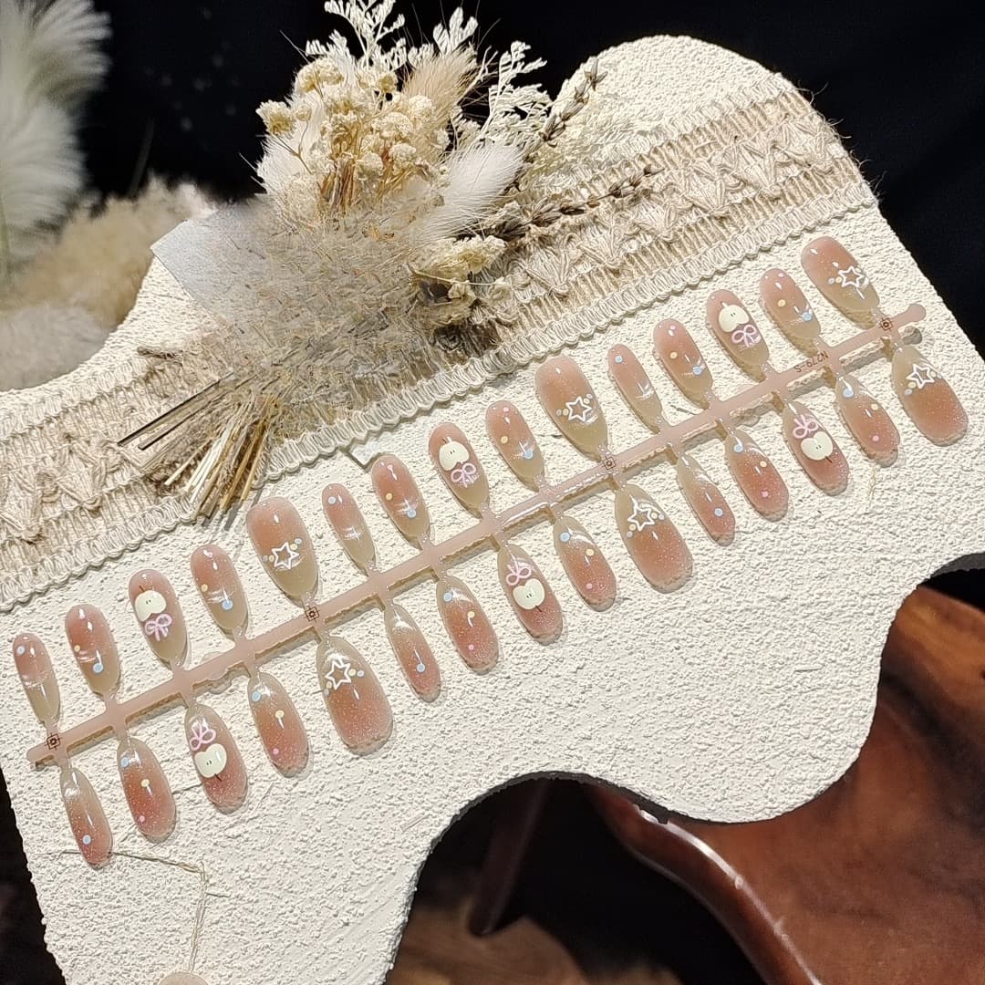 Faux Ongles Œil de Chat Forme Ovale Moyenne Design Étoilé Pailleté