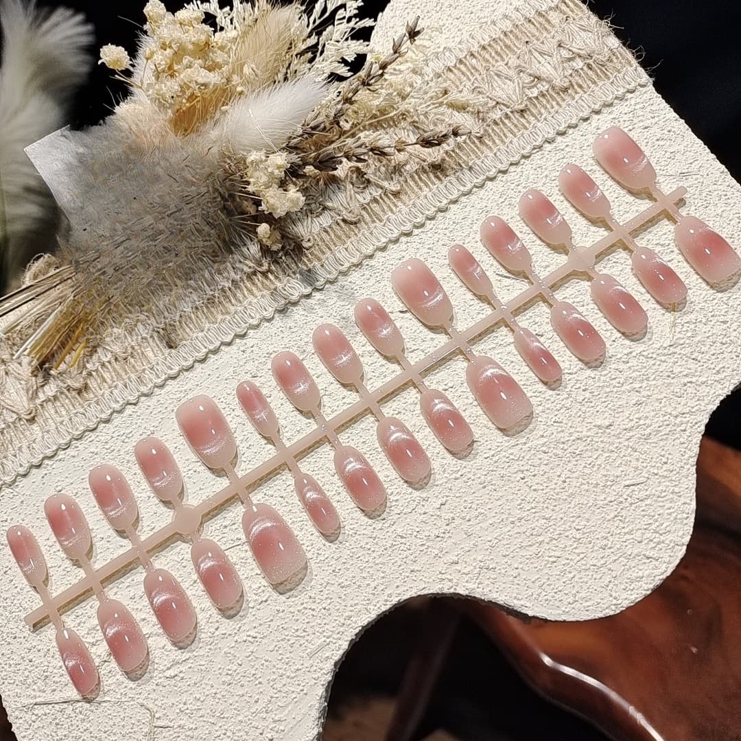 Faux Ongles Ovales Courts Rose Pêche Œil de Chat Perle de Verre