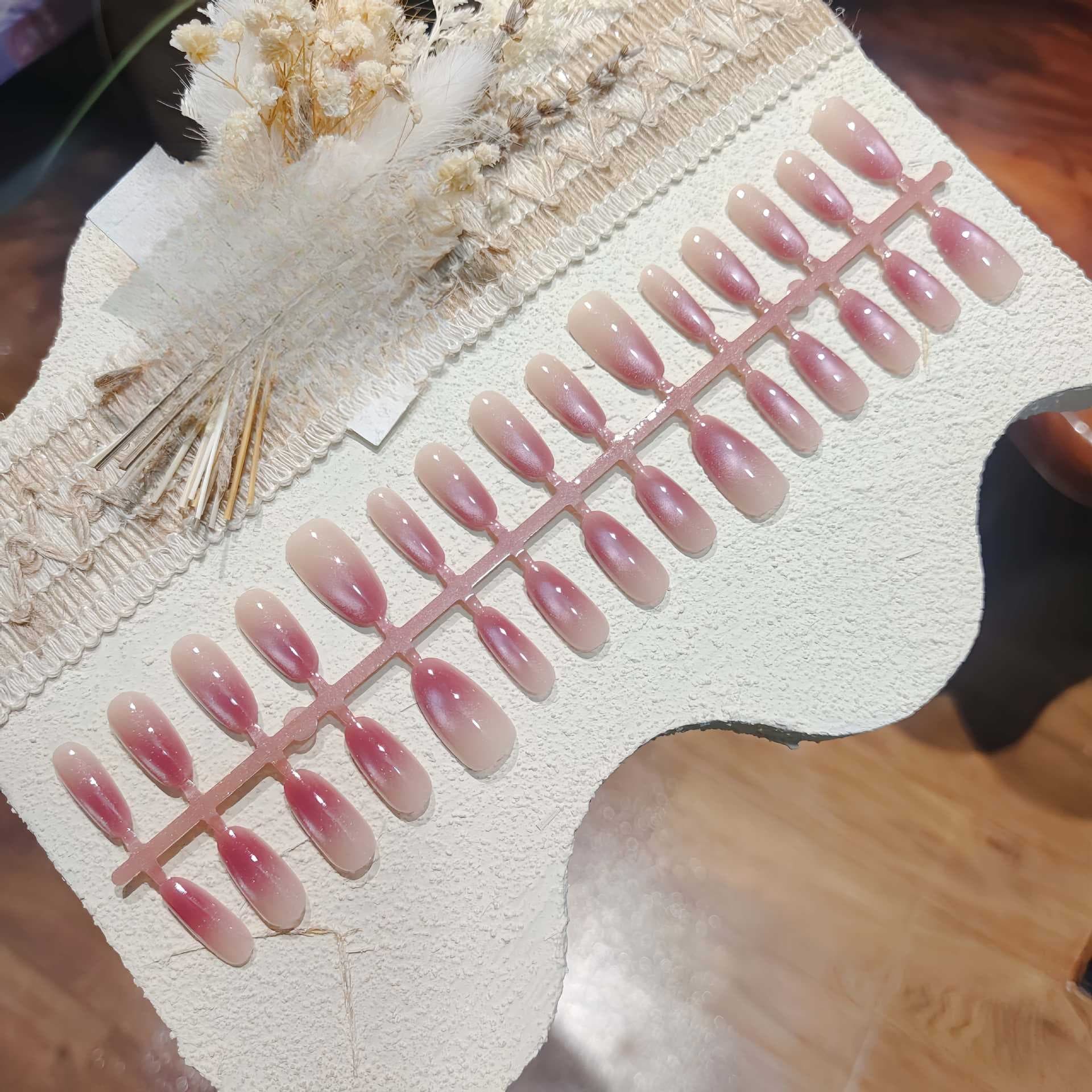 Faux Ongles Œil de Chat Violet Fumé Court Moyen Ovale Dégradé
