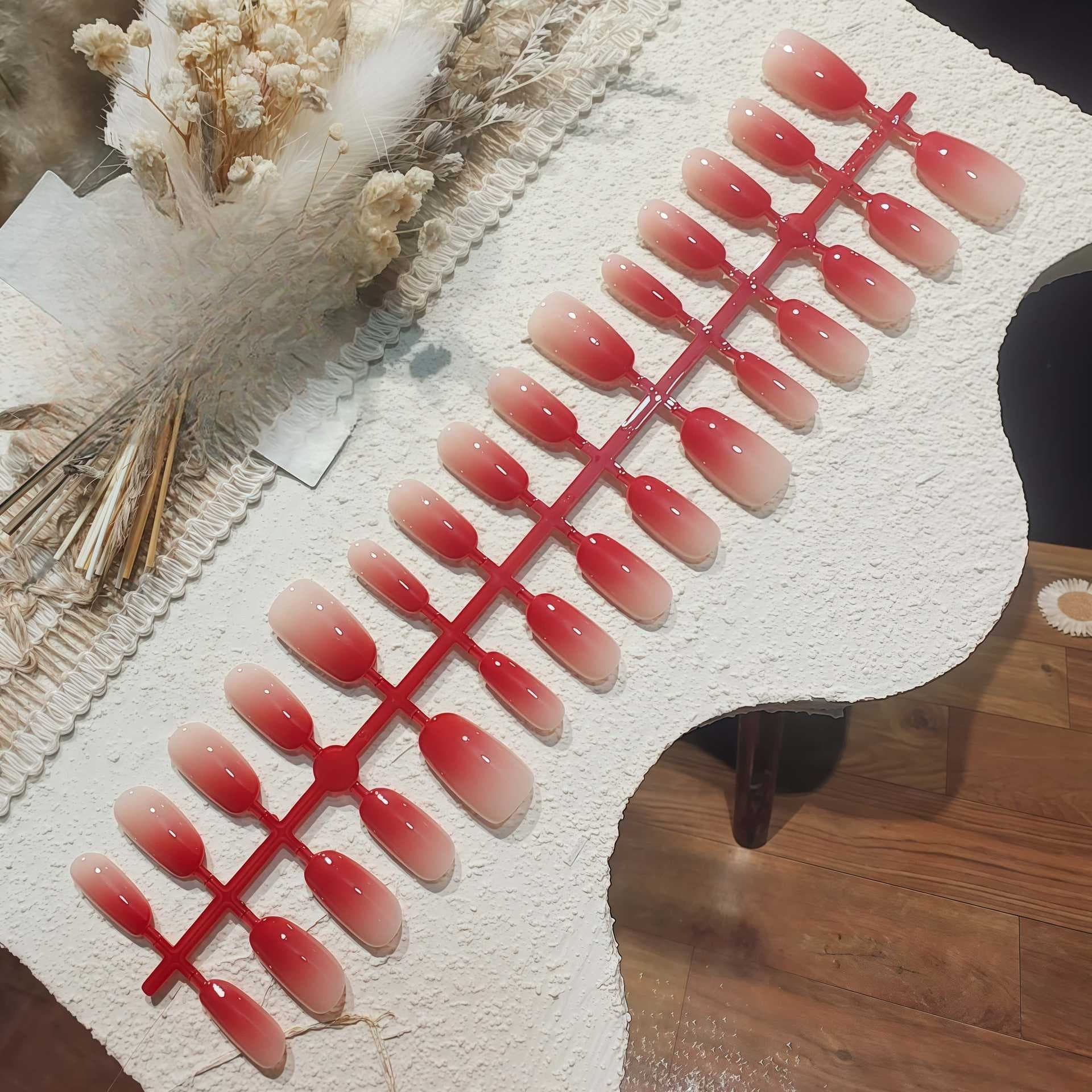 Faux ongles ovales dégradé rouge, lot de 30