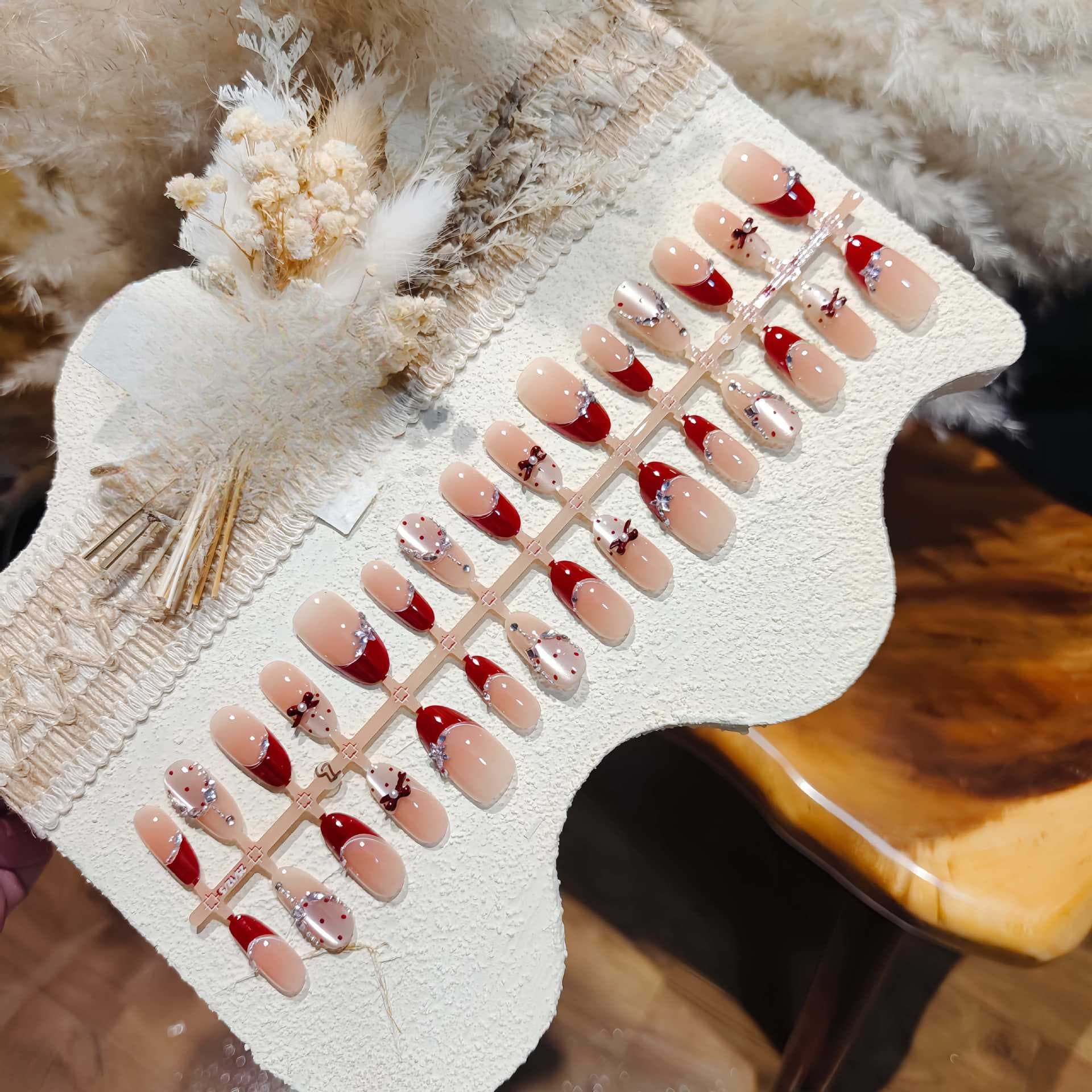 Faux Ongles Œil de Chat French Manucure Rouge avec Nœud