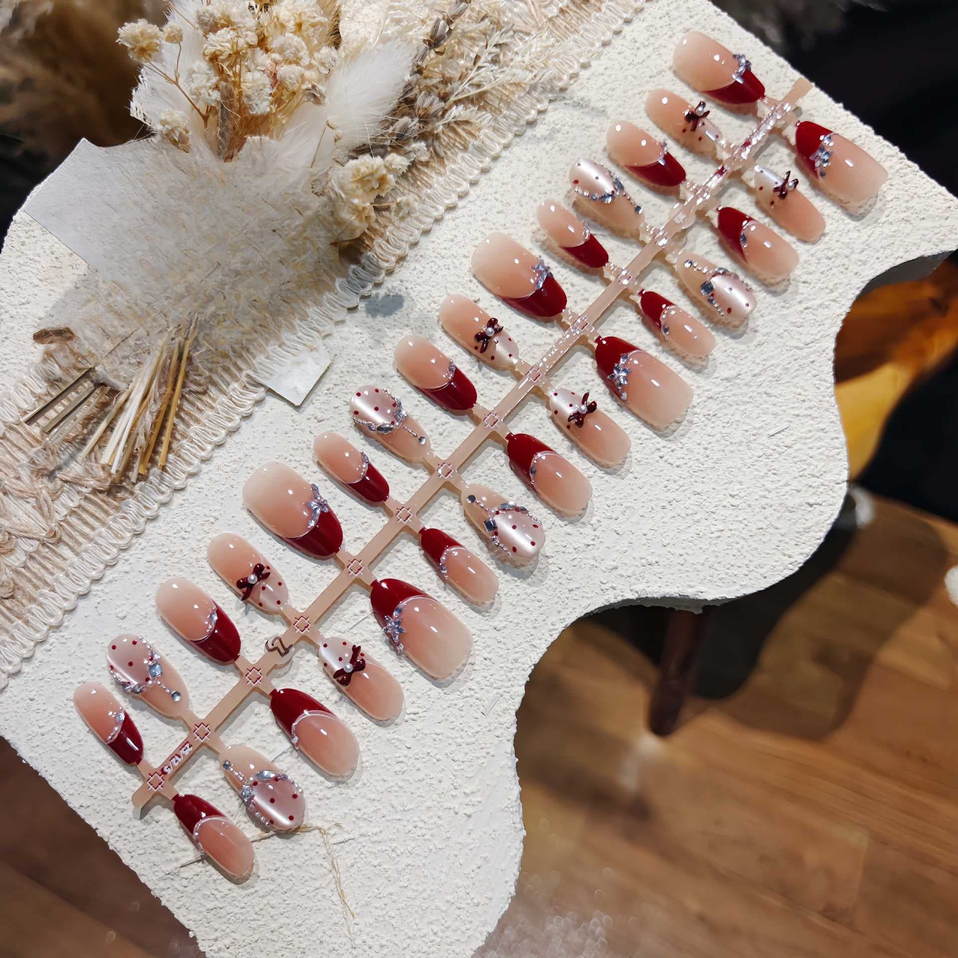 Faux Ongles Œil de Chat French Manucure Rouge avec Nœud